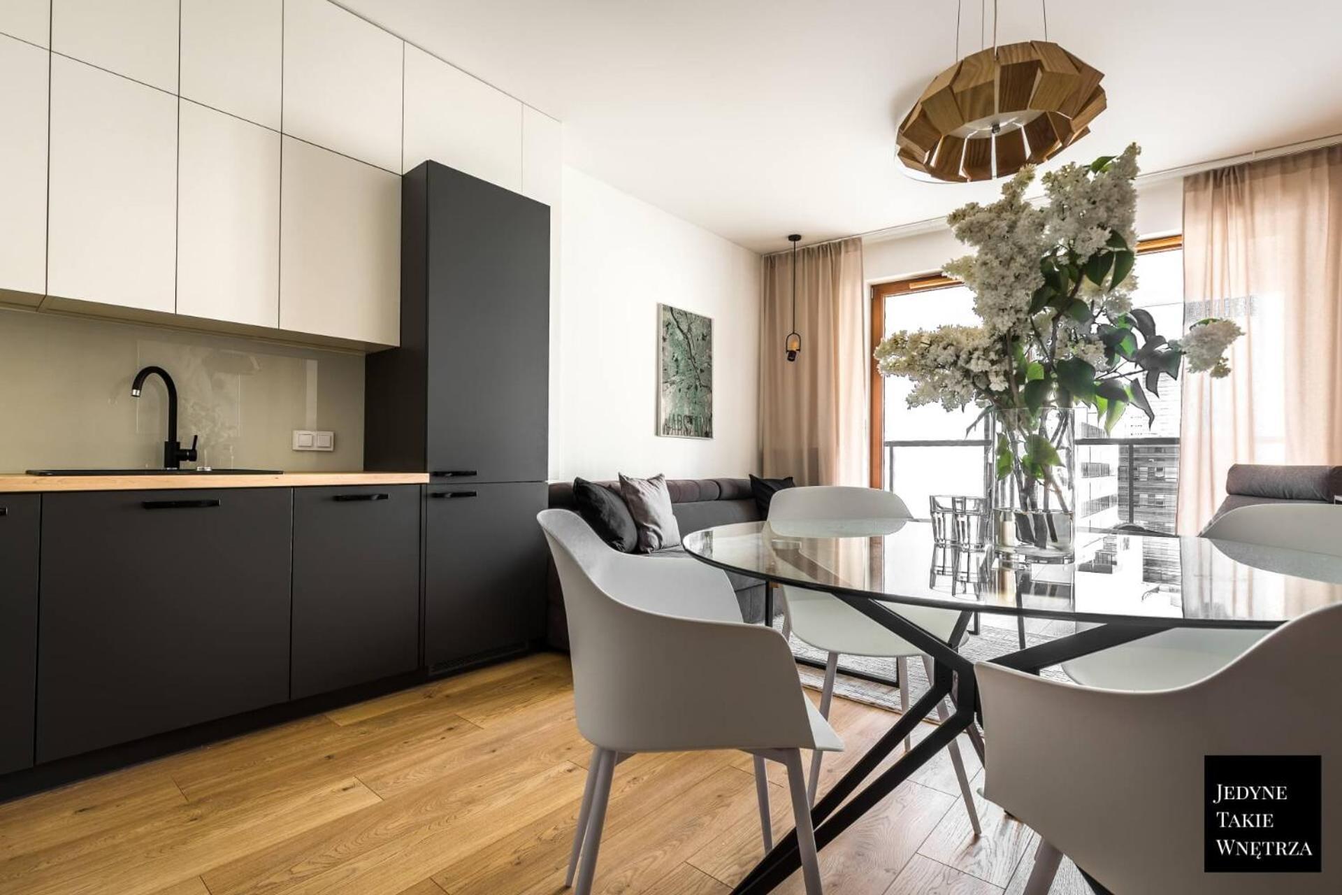 Cozy Family With Balcony Near Zlote Tarasy Warszawa