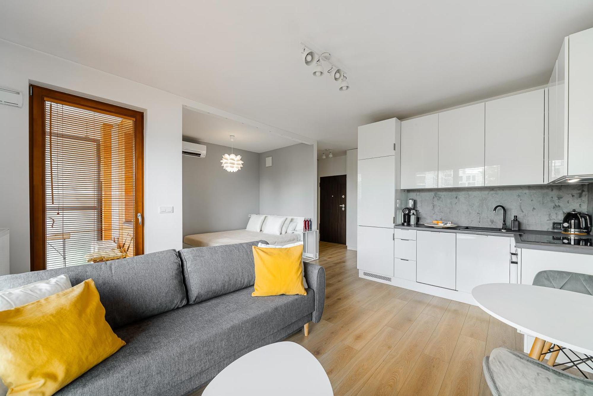 Cozy Family With Balcony Near Zlote Tarasy * Warszawa