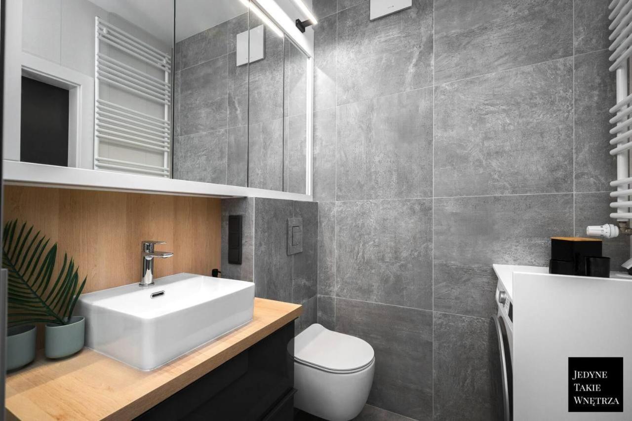 Apartament Cozy Family With Balcony Near Zlote Tarasy