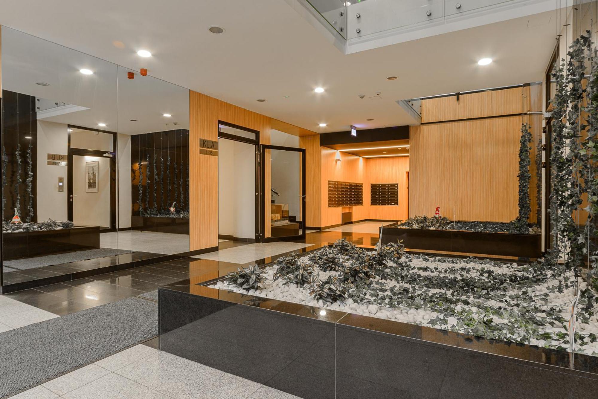 Cozy Family With Balcony Near Zlote Tarasy * Warszawa