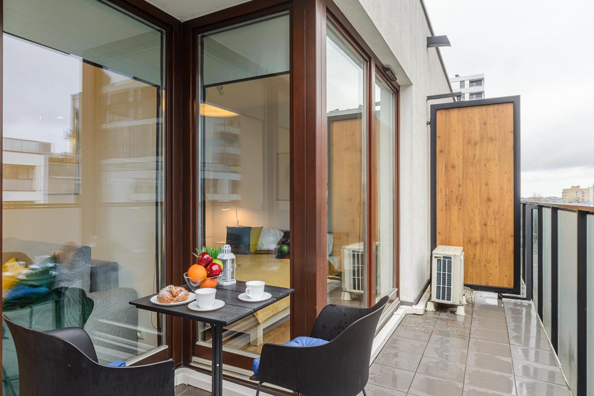 Apartament Cozy Family With Balcony Near Zlote Tarasy Warszawa