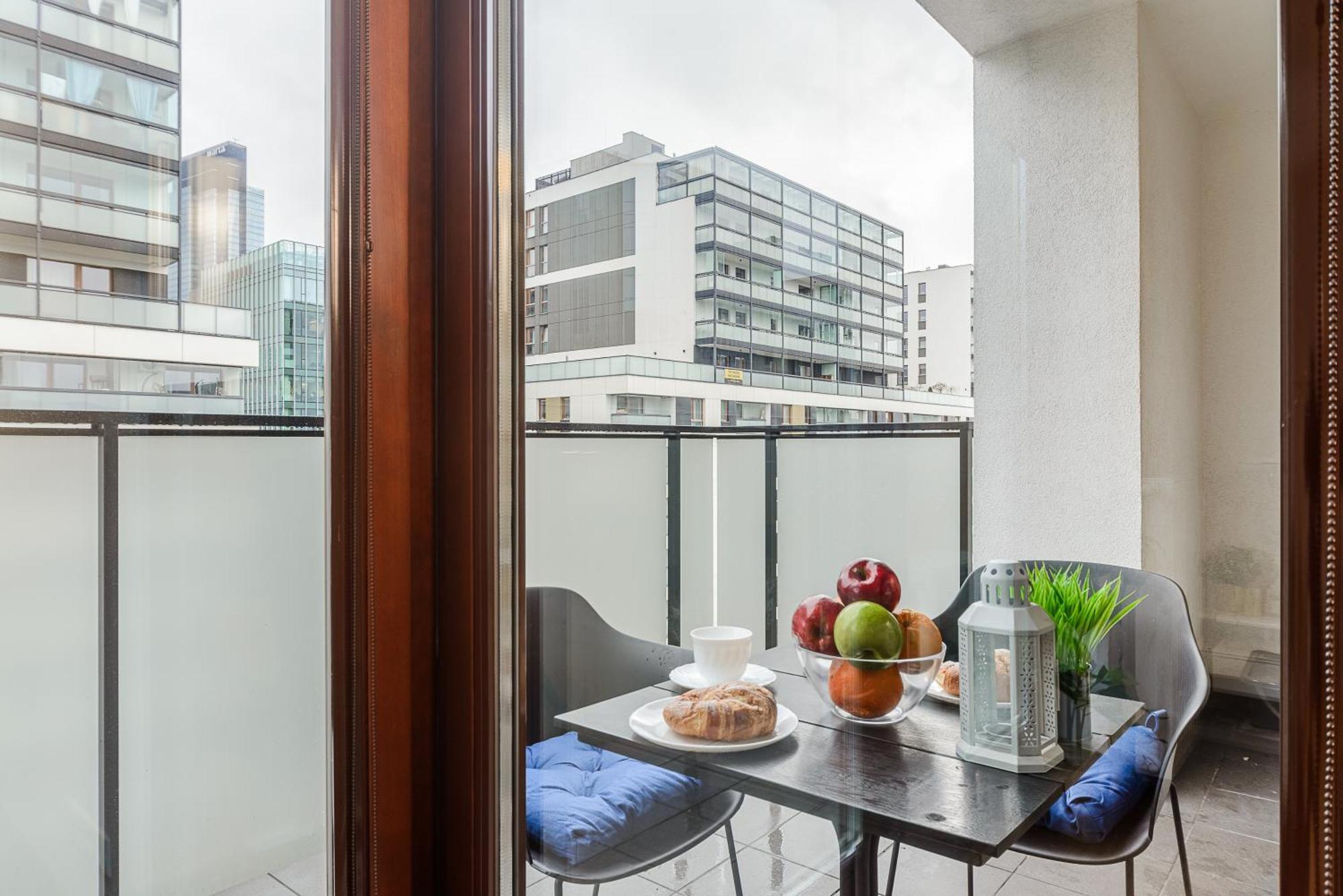 Apartament Cozy Family With Balcony Near Zlote Tarasy