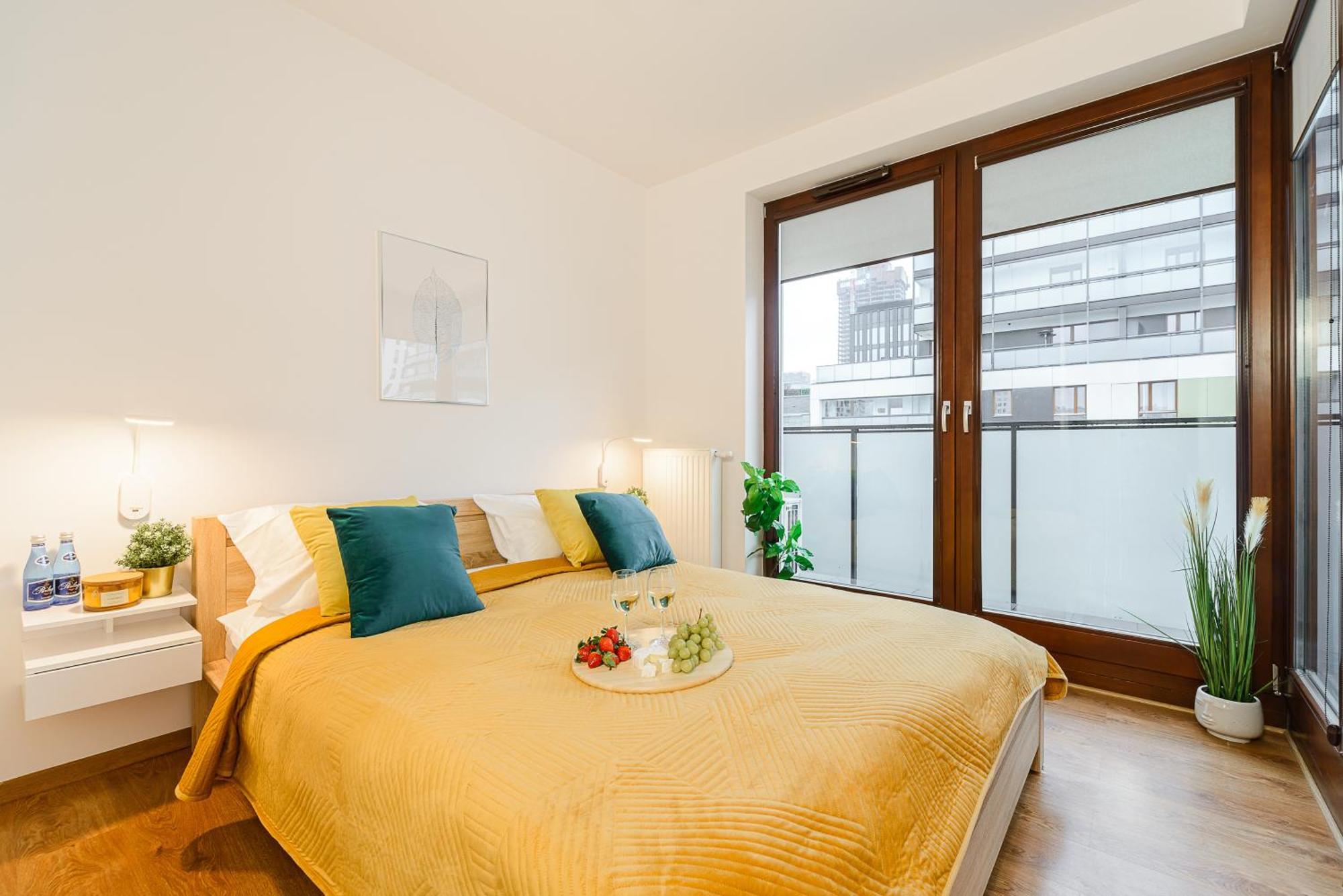 Cozy Family With Balcony Near Zlote Tarasy * Warszawa