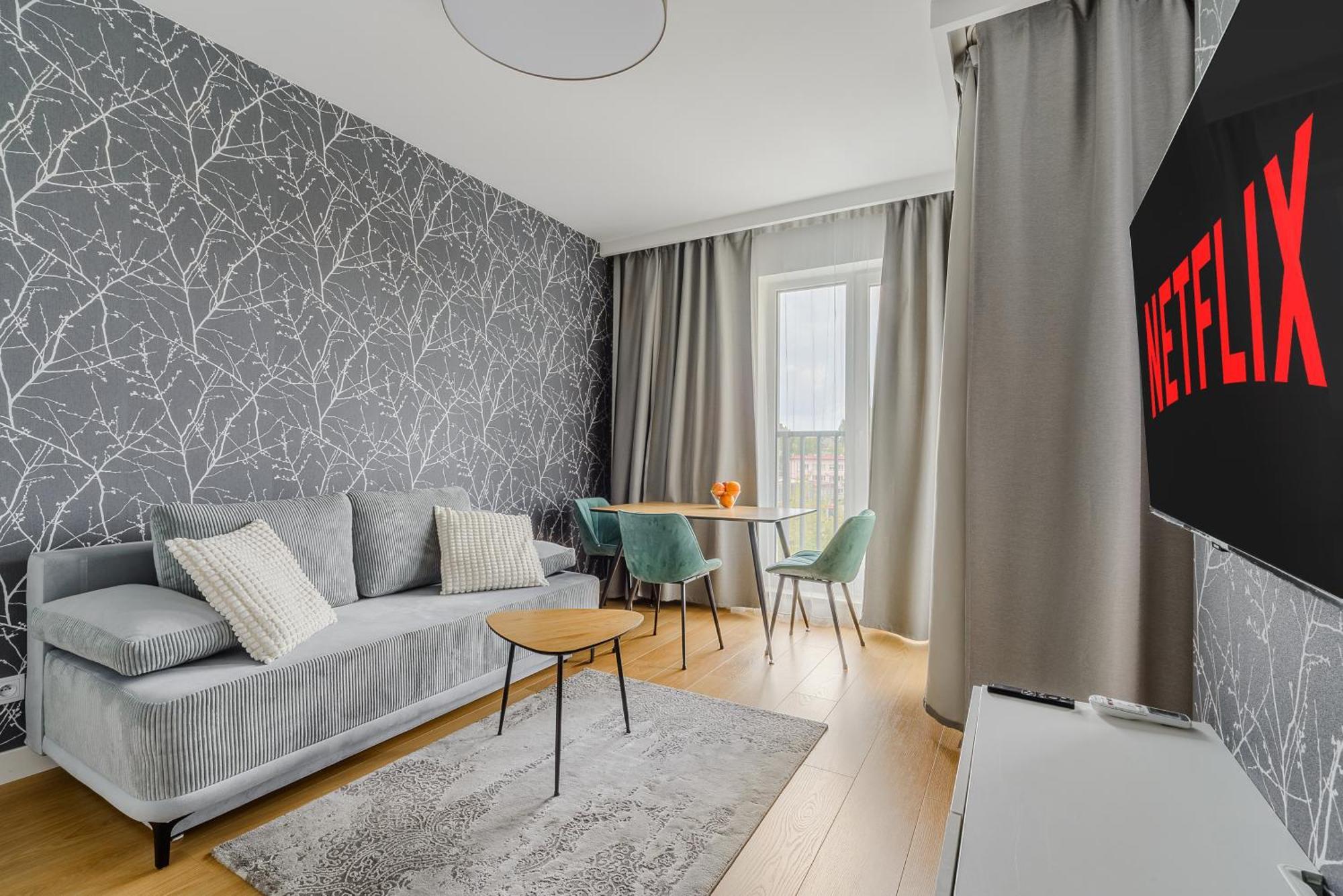 Cozy Family With Balcony Near Zlote Tarasy Butas Warsaw