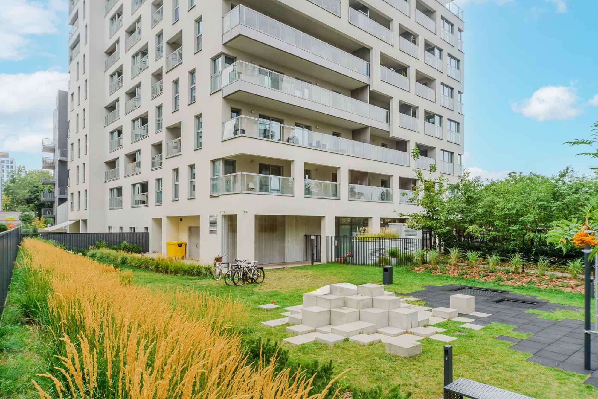 Cozy Family With Balcony Near Zlote Tarasy Butas Warsaw